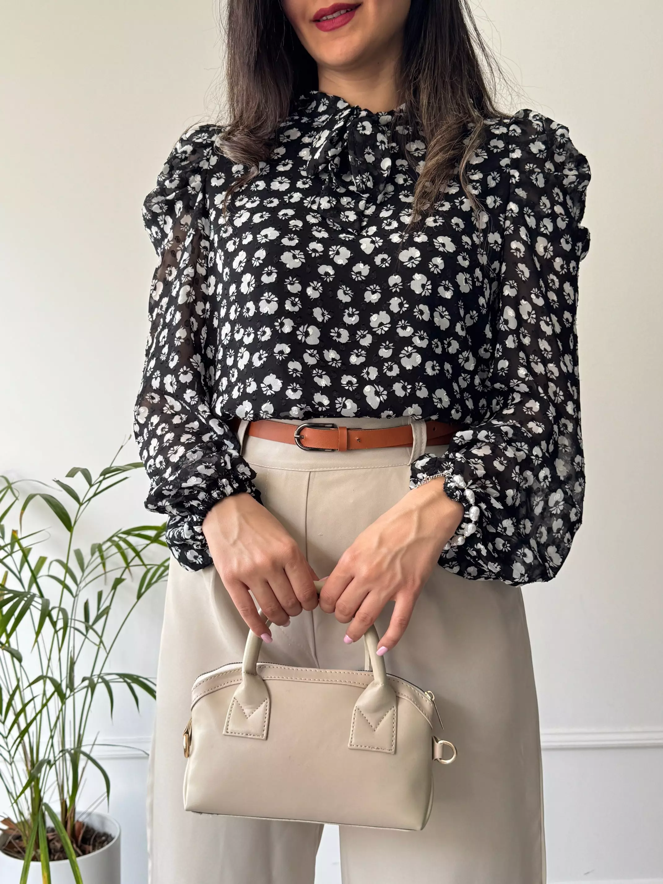 شومیز یقه کراواتی